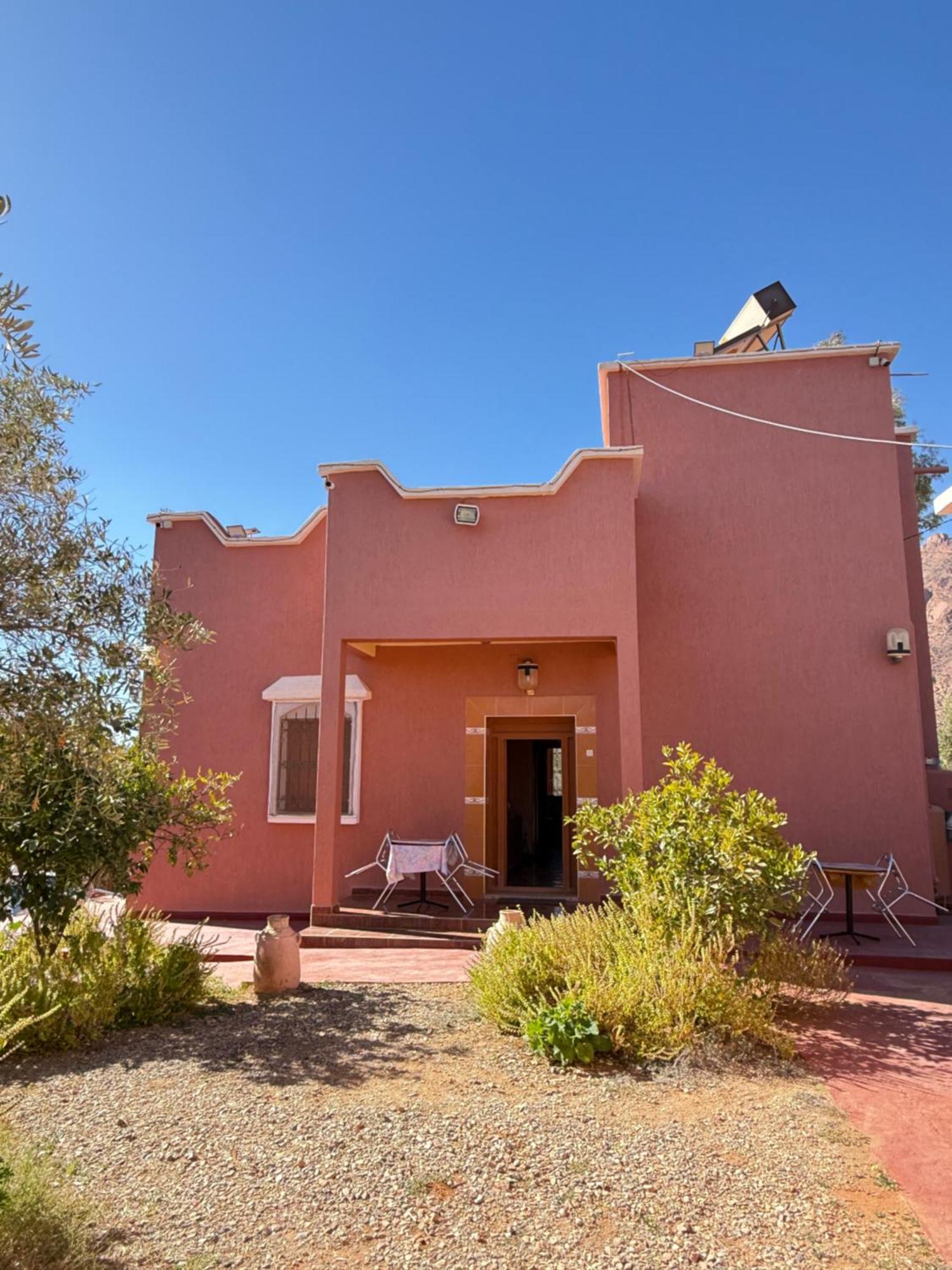 Maison Face Au Lion Tafraout Exterior photo